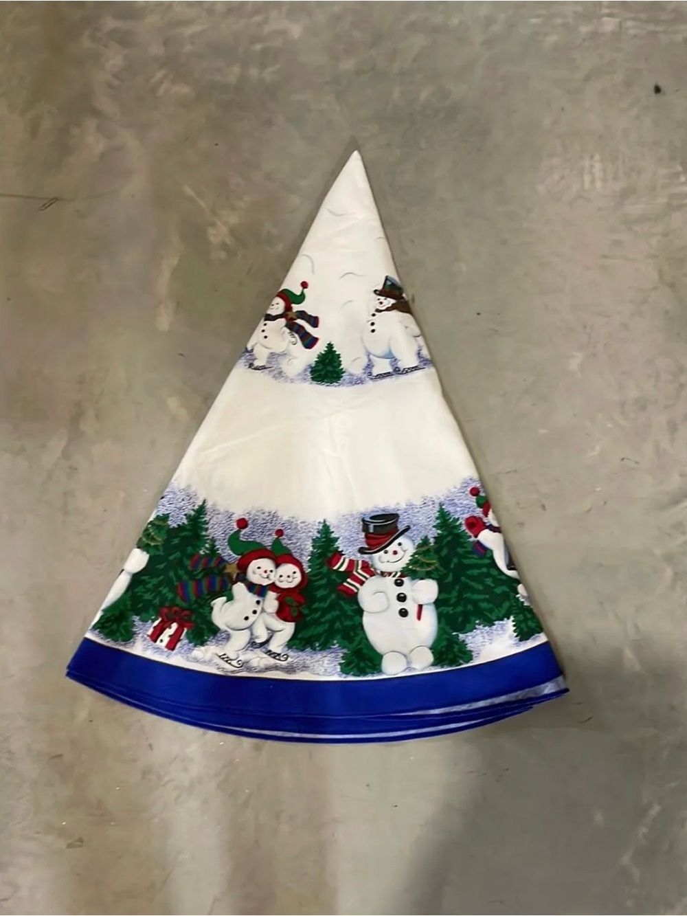 Vintage Round Snowman Design Tablecloth